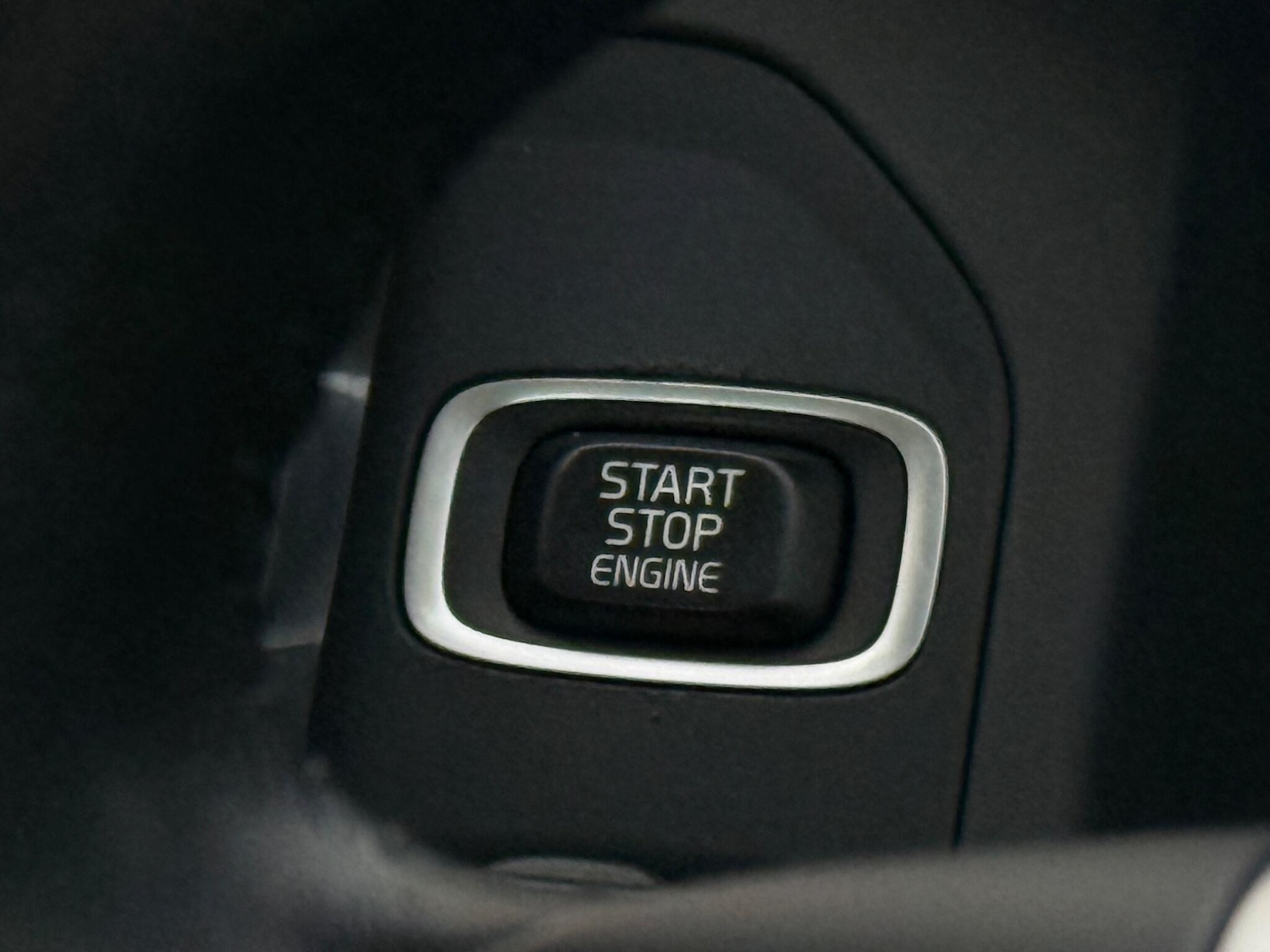 Used Volvo XC60 2017 for sale - 78185855: Photo 22