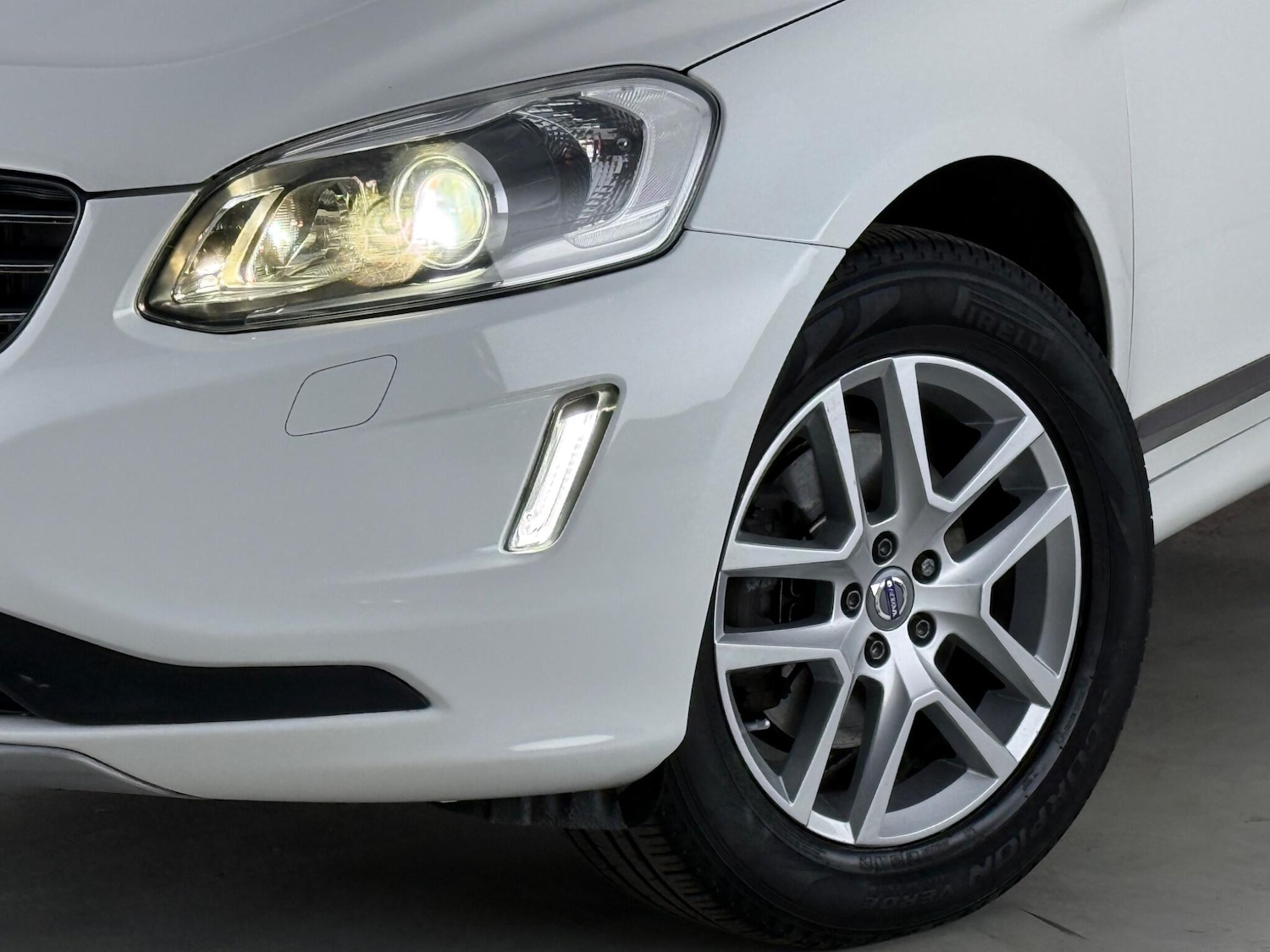 Used Volvo XC60 2017 for sale - 78185855: Photo 34