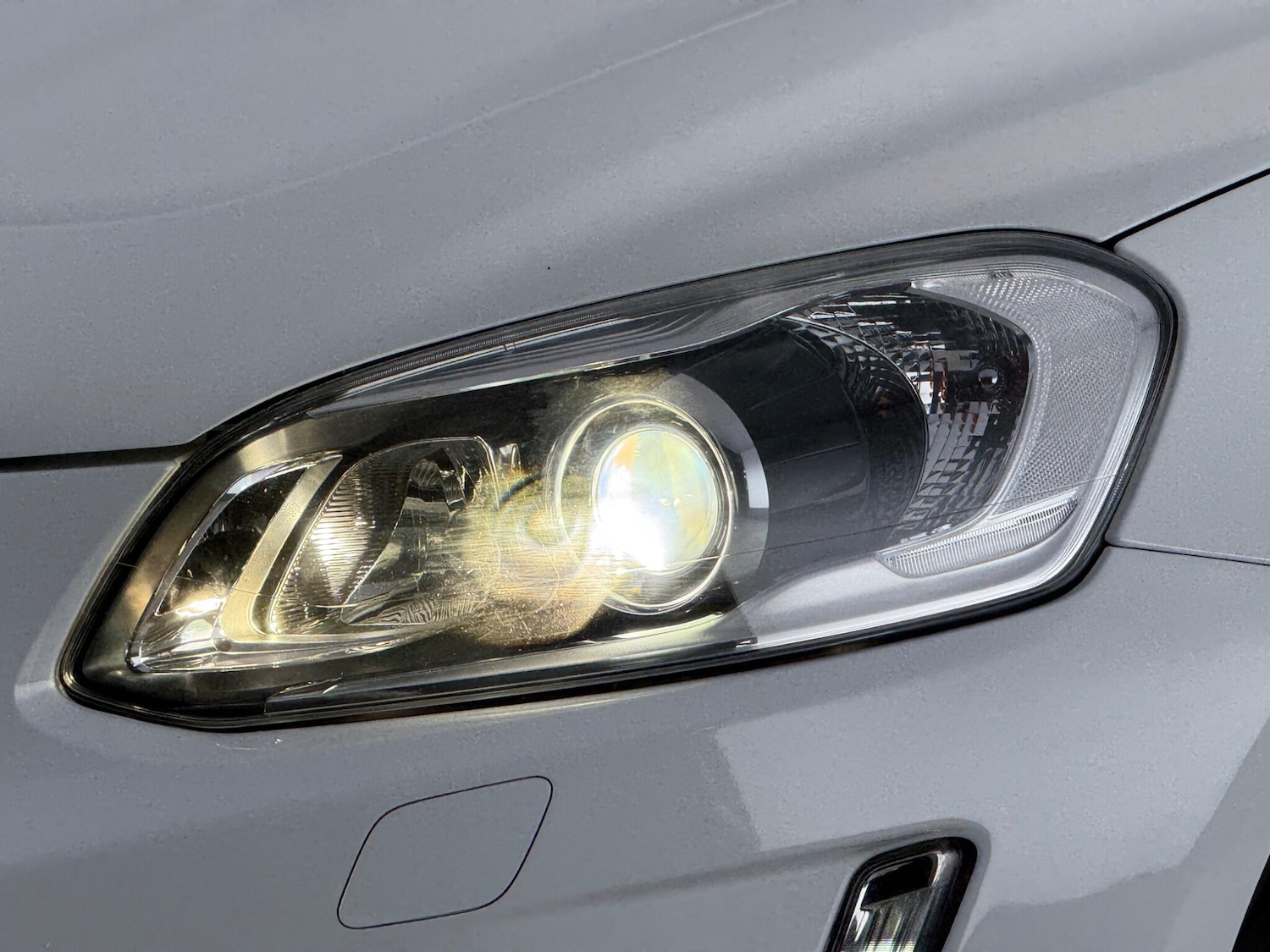 Used Volvo XC60 2017 for sale - 78185855: Photo 5