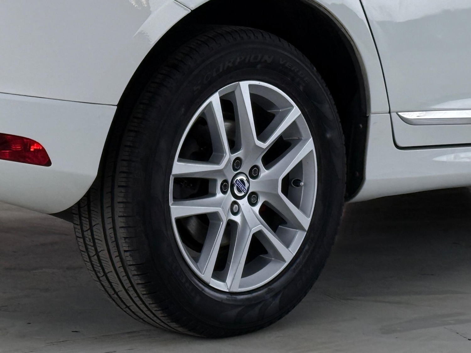 Used Volvo XC60 2017 for sale - 78185855: Photo 7