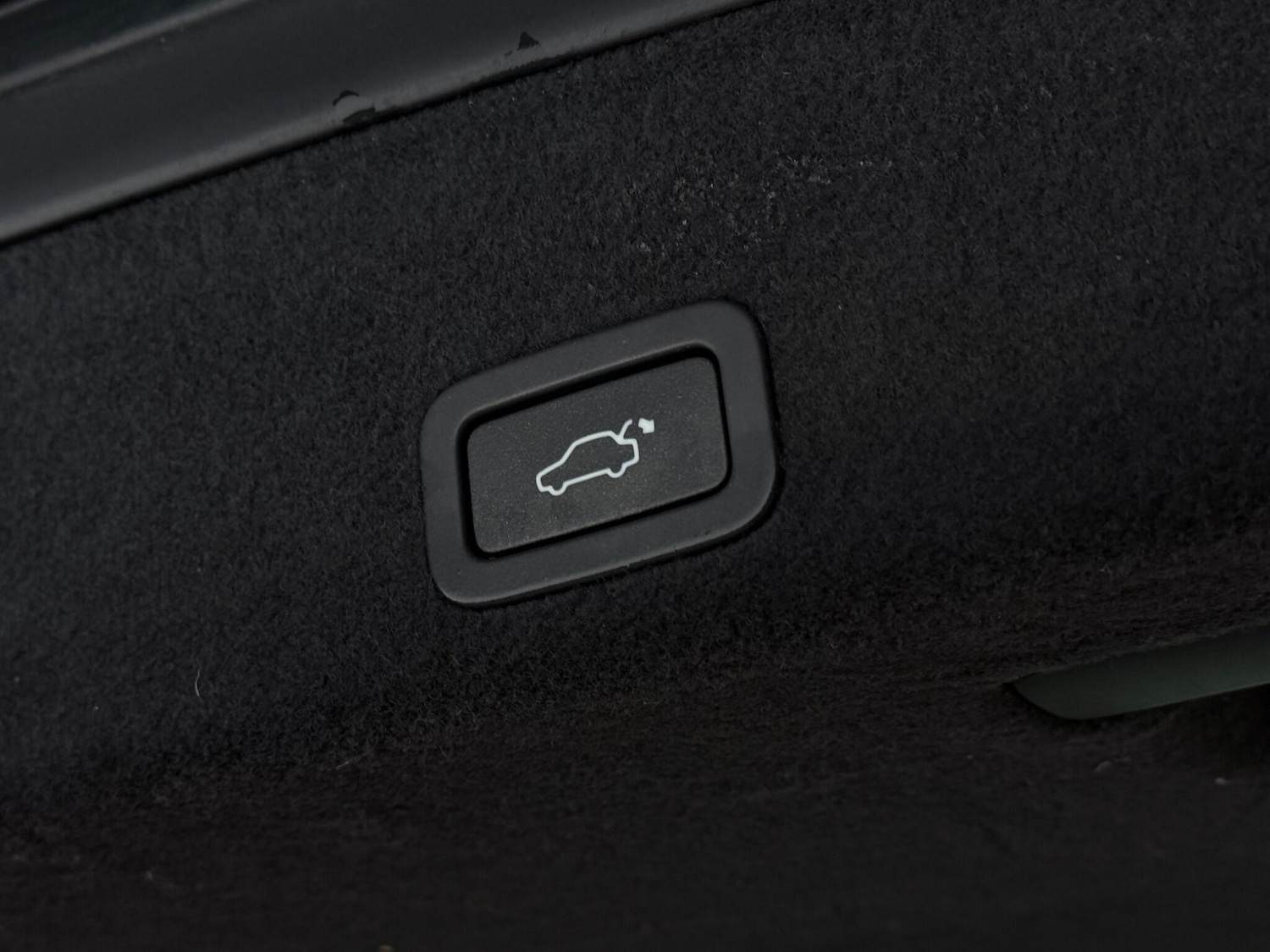 Used Volvo XC60 2017 for sale - 78185855: Photo 9