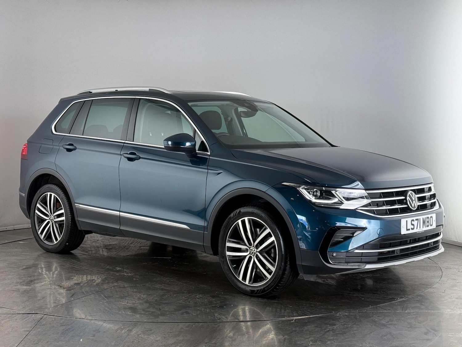 Used Volkswagen Tiguan 2021 for sale - 76468754: Photo 1