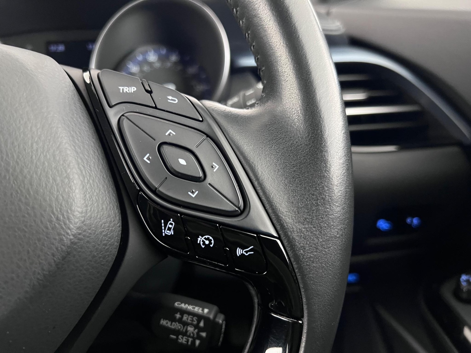 Used Toyota C-HR 2022 for sale - 77244122: Photo 18