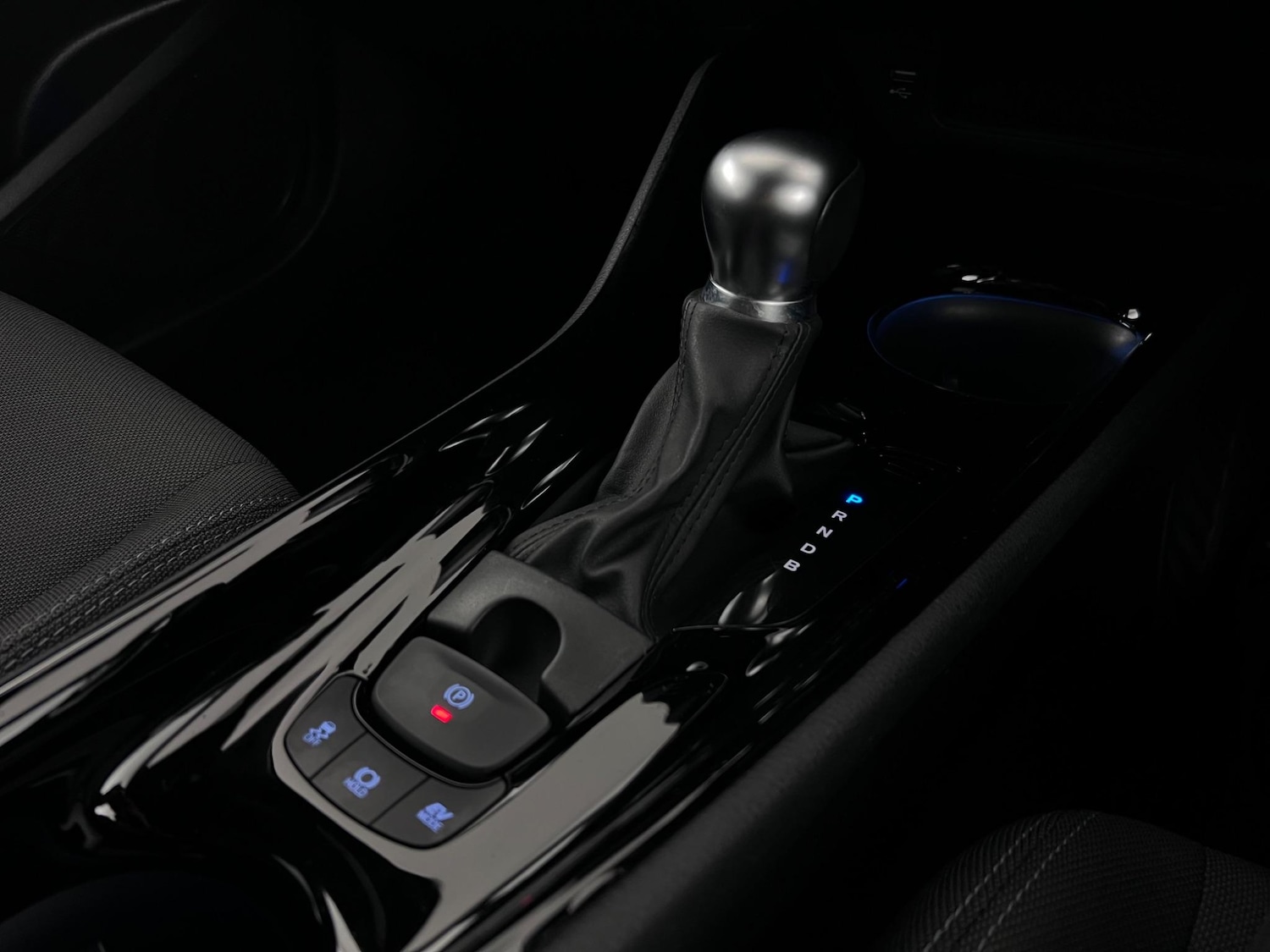 Used Toyota C-HR 2022 for sale - 77244122: Photo 32