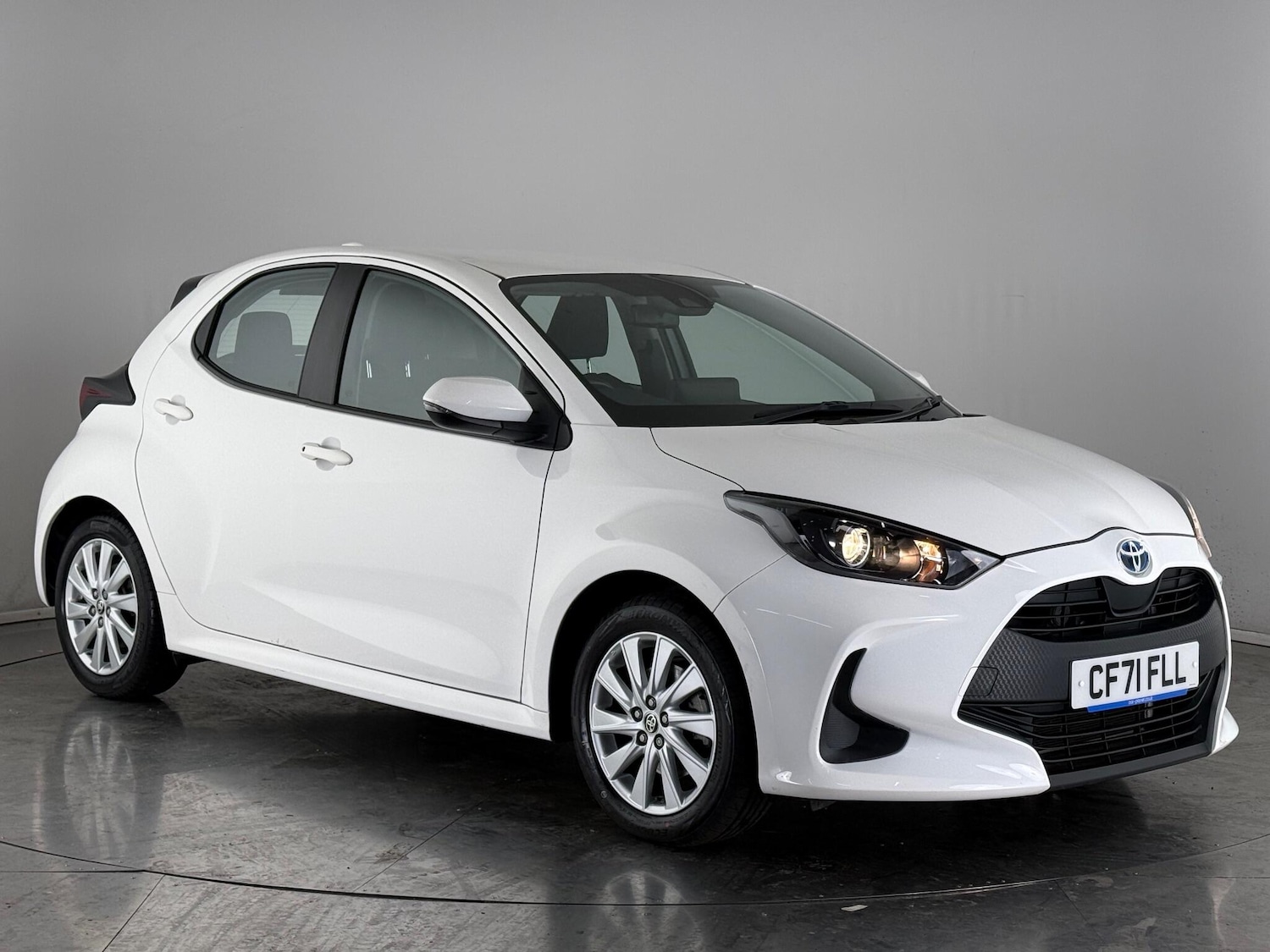 Used Toyota Yaris for sale - 76499912: Photo 1