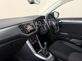 Used Volkswagen T-Roc 2021 for sale - 78574175: Photo
