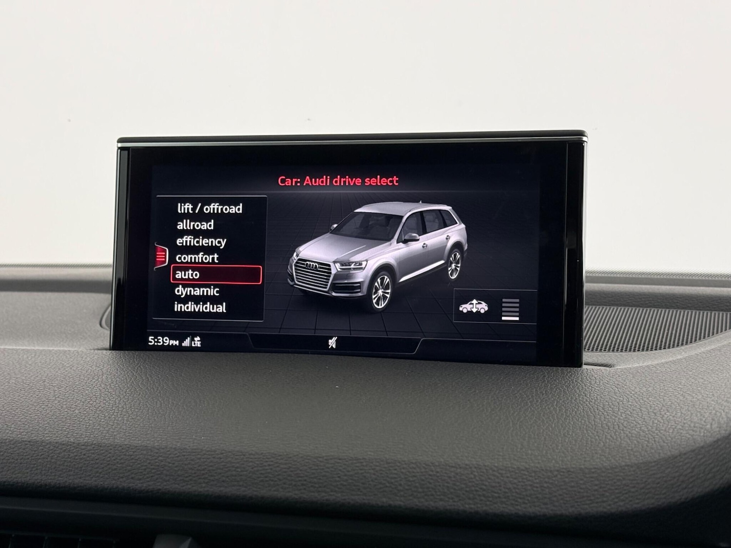 Used Audi Q7 2018 for sale - 77613112: Photo 22