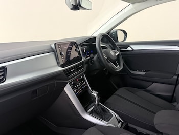 Used Volkswagen T-Roc 2023 for sale - 79121913: Photo
