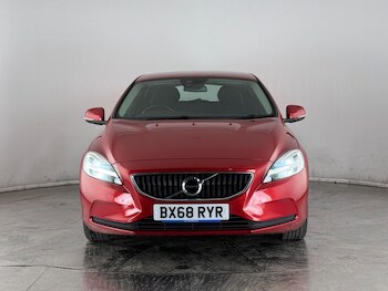 Used Volvo V40 2018 for sale - 77809296: Photo