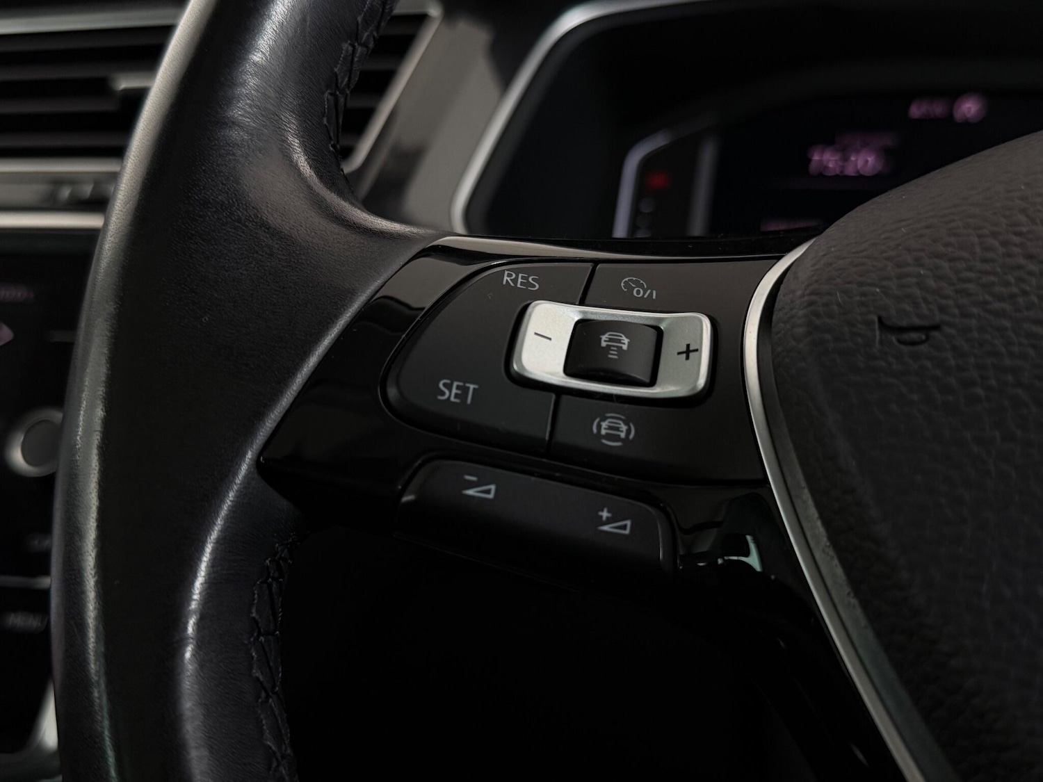 Used Volkswagen Tiguan 2019 for sale - 76468609: Photo 24