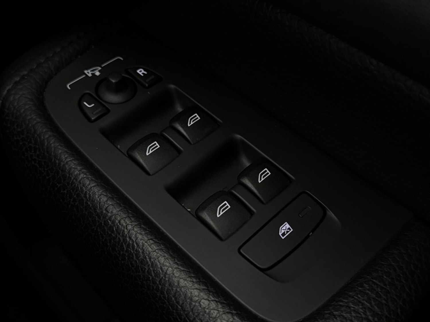 Used Volvo XC60 2021 for sale - 76484386: Photo 42