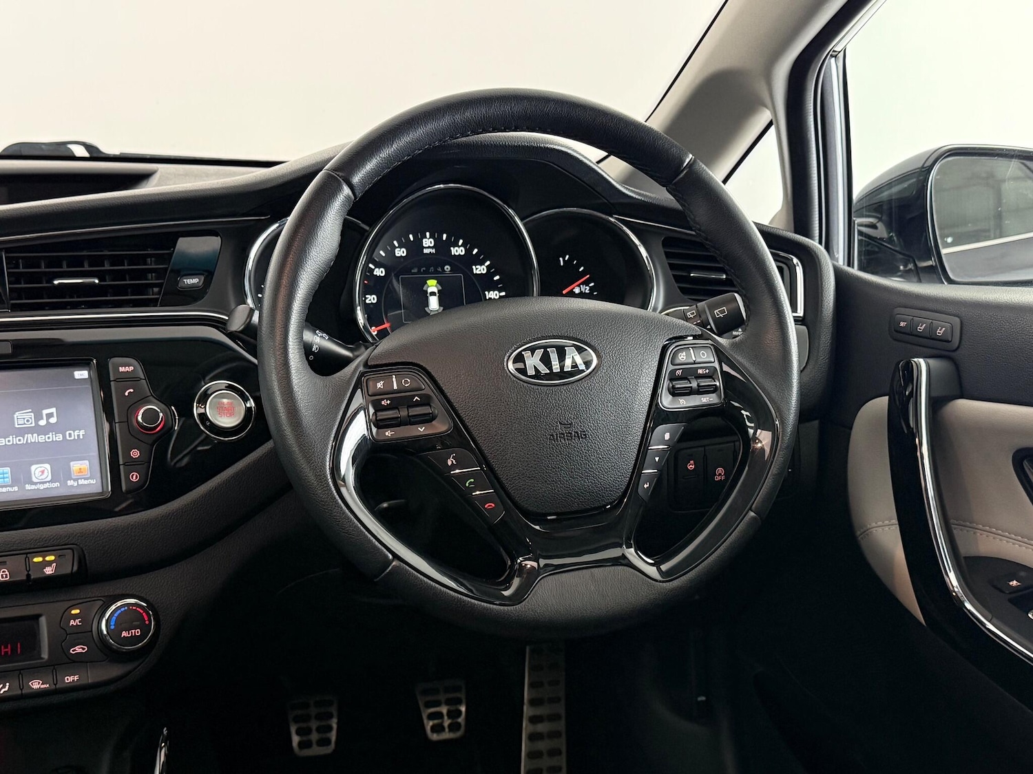 Used Kia Ceed 2017 for sale - 76468553: Photo 14