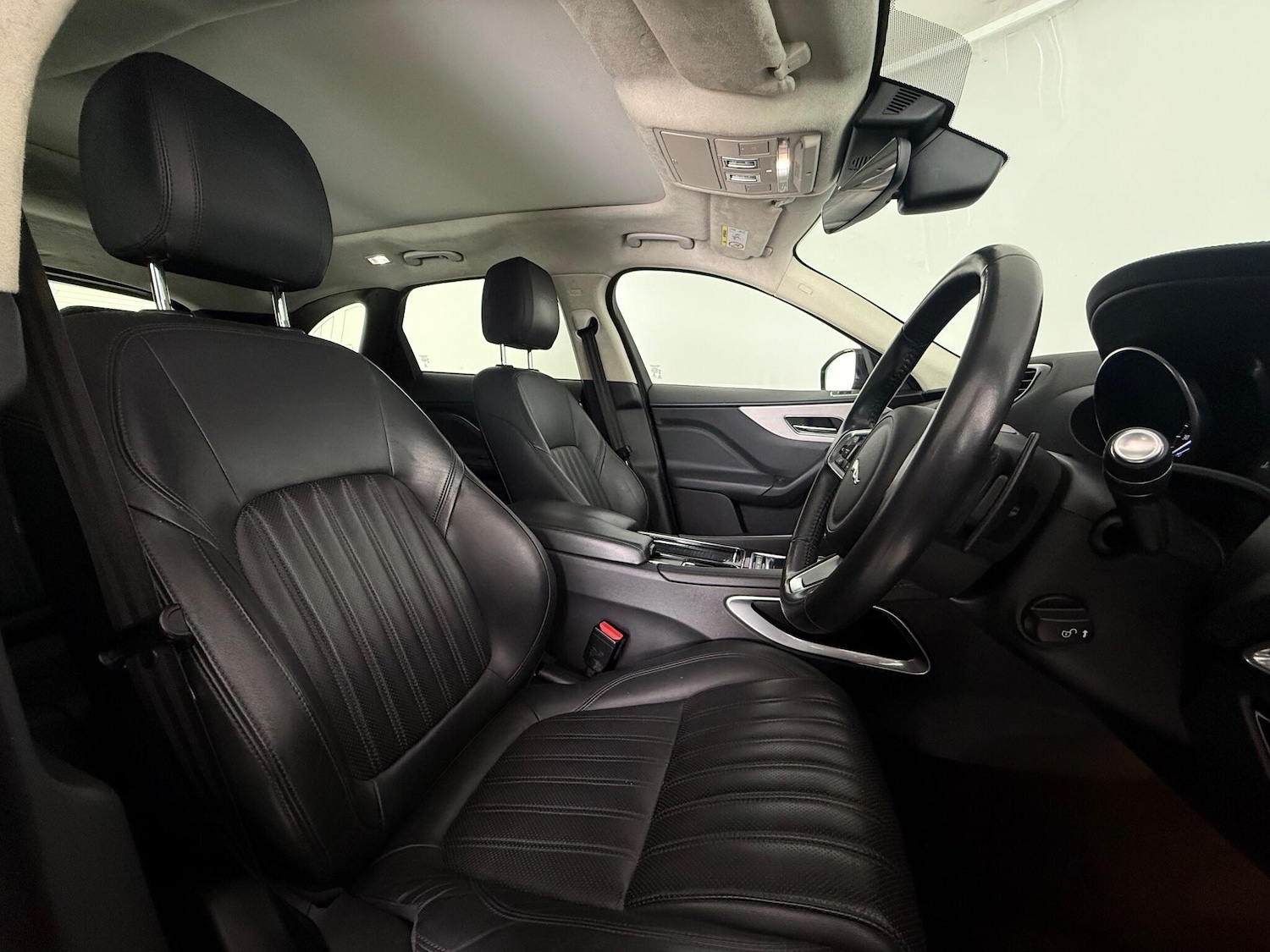 Used Jaguar F-Pace 2019 for sale - 76936567: Photo 17