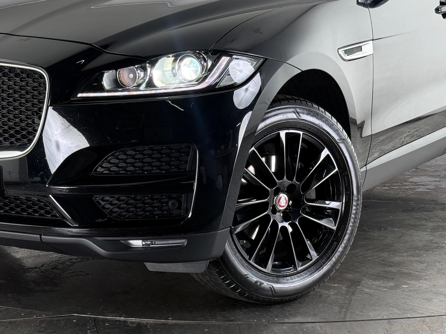 Used Jaguar F-Pace 2019 for sale - 76936567: Photo 51