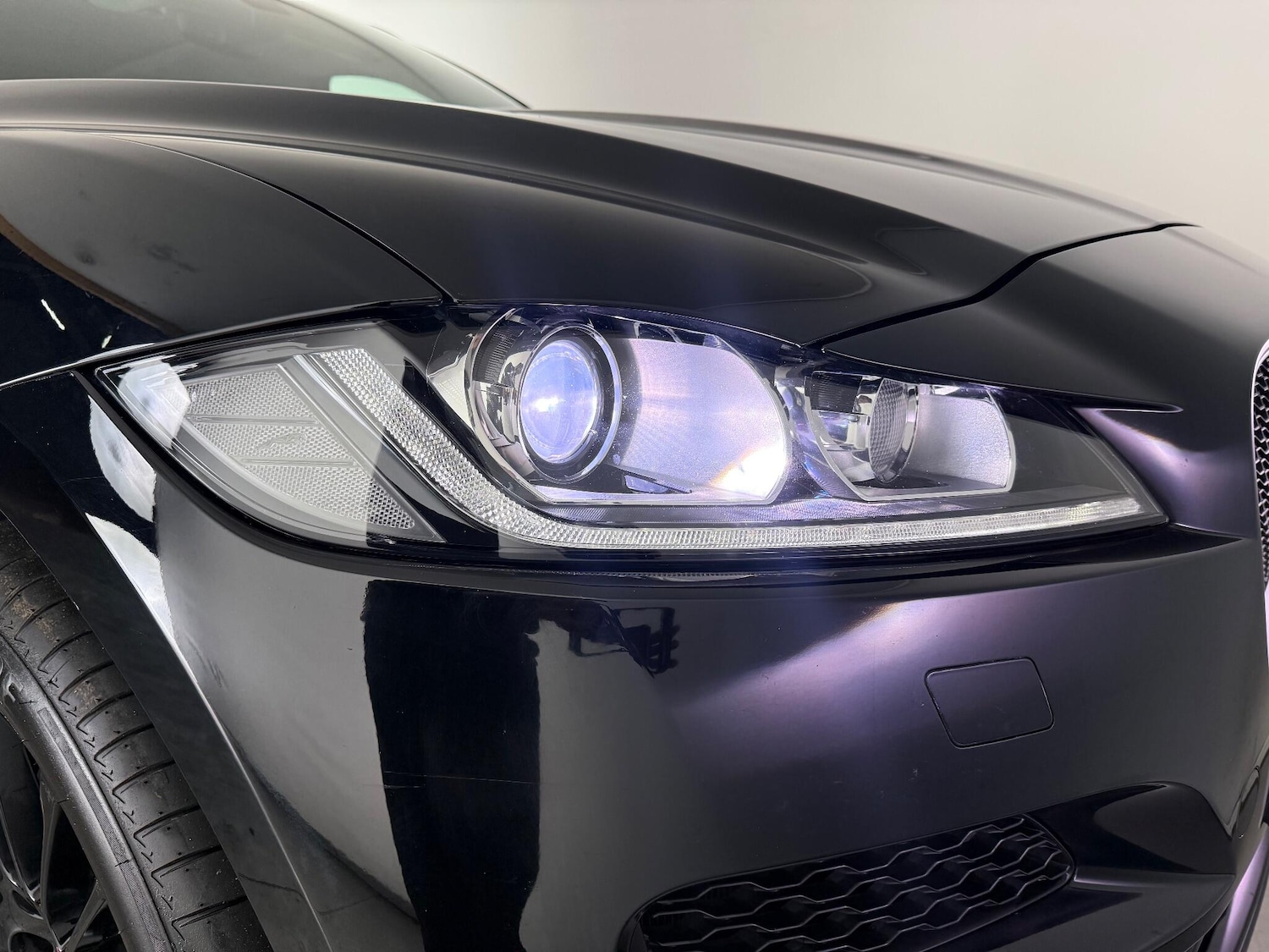 Used Jaguar F-Pace 2019 for sale - 76936567: Photo 8