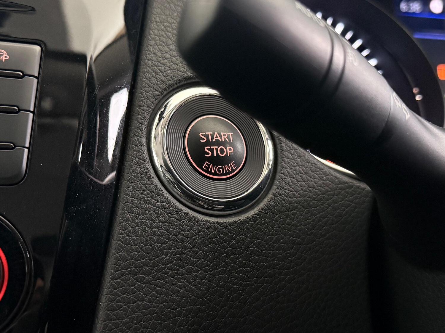 Used Nissan Qashqai for sale - 76468376: Photo 26