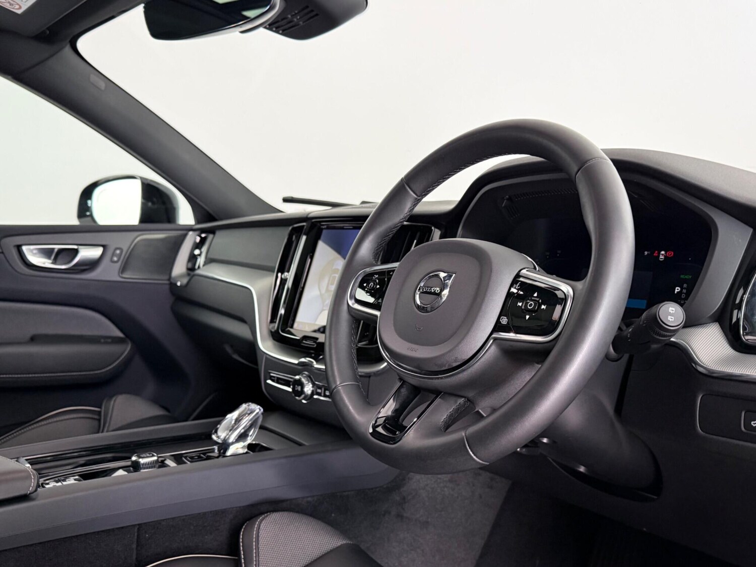 Used Volvo XC60 2023 for sale - 77268239: Photo 12