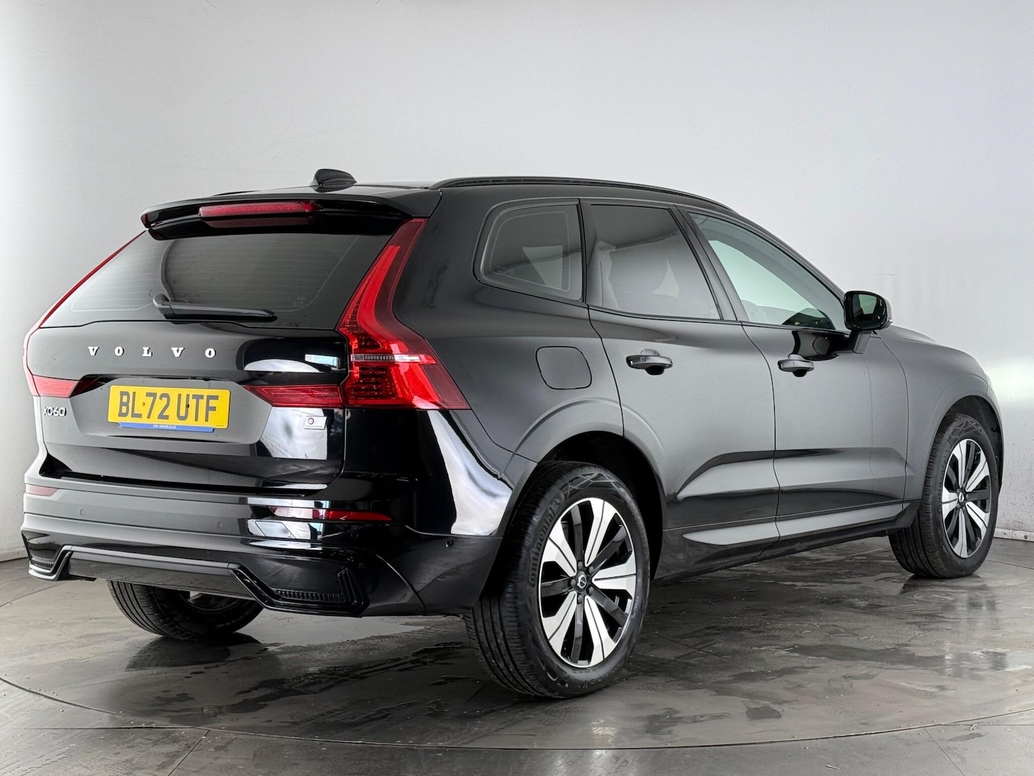 Used Volvo XC60 2023 for sale - 77268239: Photo 4