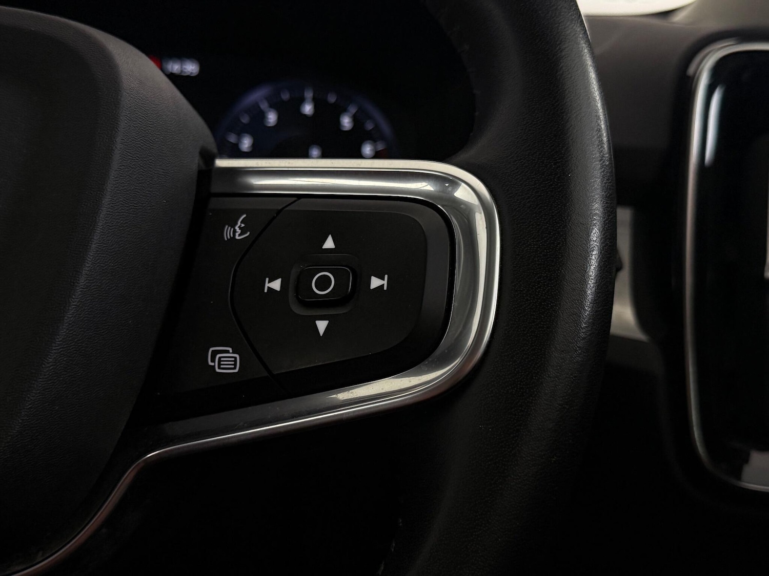 Used Volvo XC40 2021 for sale - 76468096: Photo 25