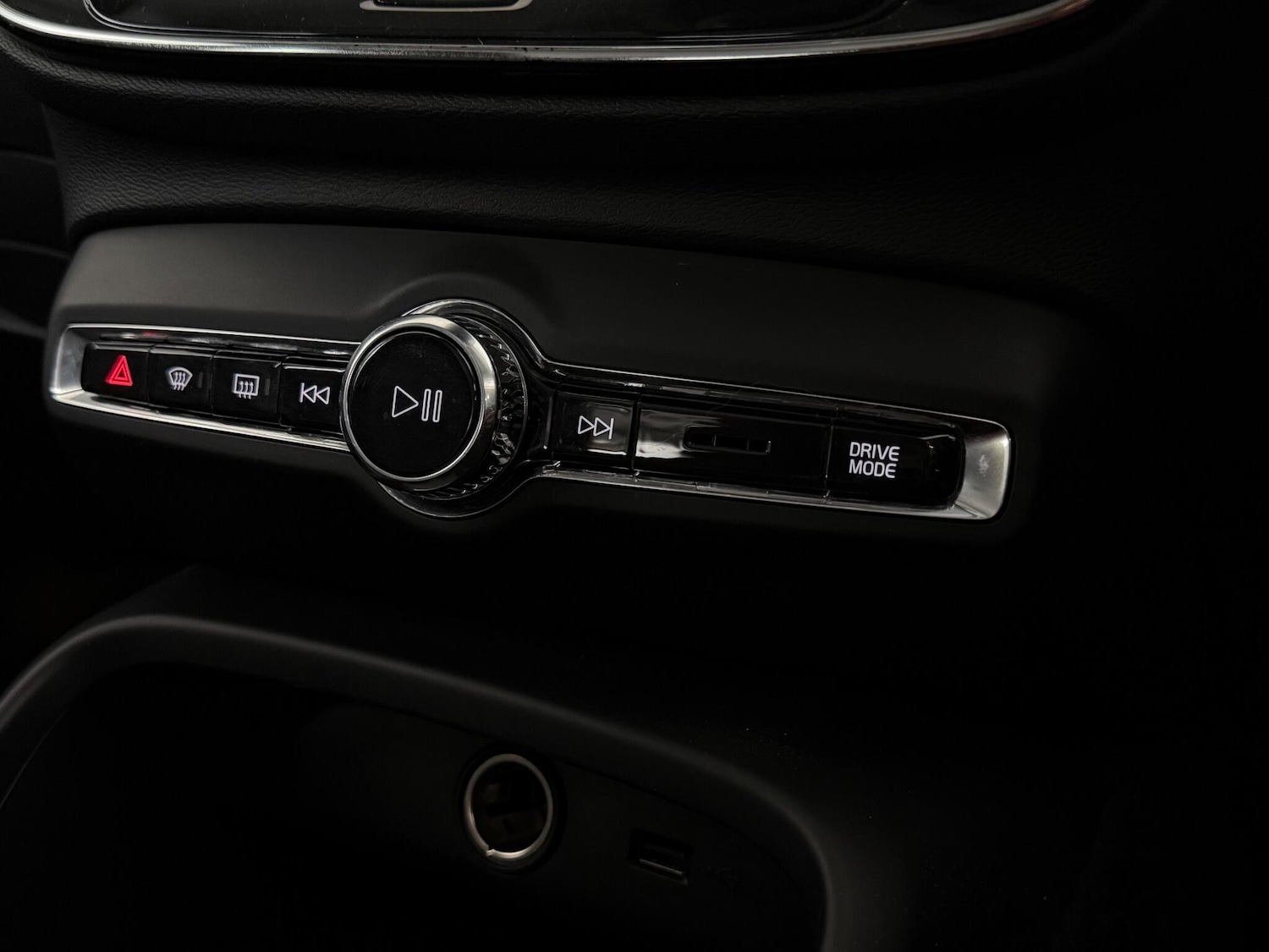 Used Volvo XC40 2021 for sale - 76468096: Photo 39