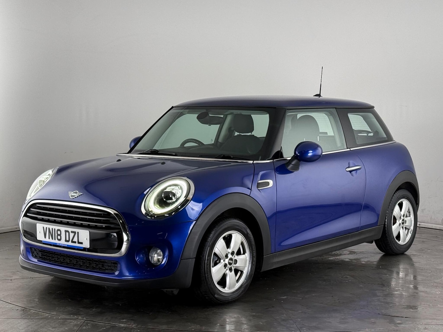 Used MINI Hatch 2018 for sale - 76468630: Photo 4