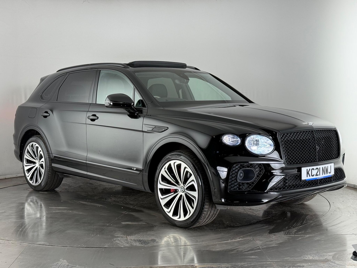 Used Bentley Bentayga 2021 for sale - 76468358: Photo 1