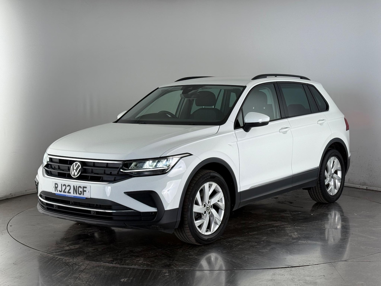 Used Volkswagen Tiguan 2022 for sale - 77181189: Photo 2