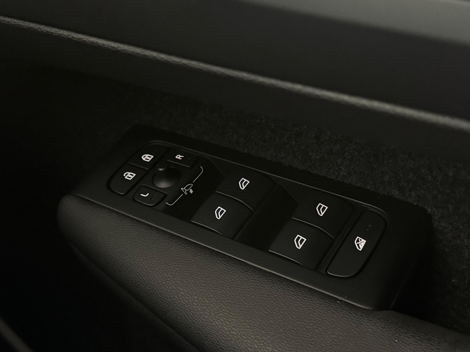 Used Volvo XC40 2022 for sale - 77181357: Photo 24