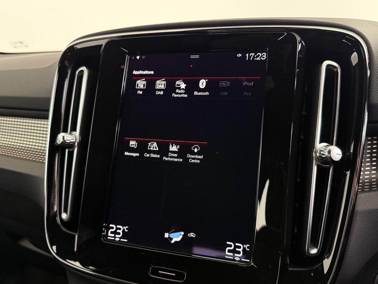 Used Volvo XC40 2022 for sale - 77181357: Photo 32