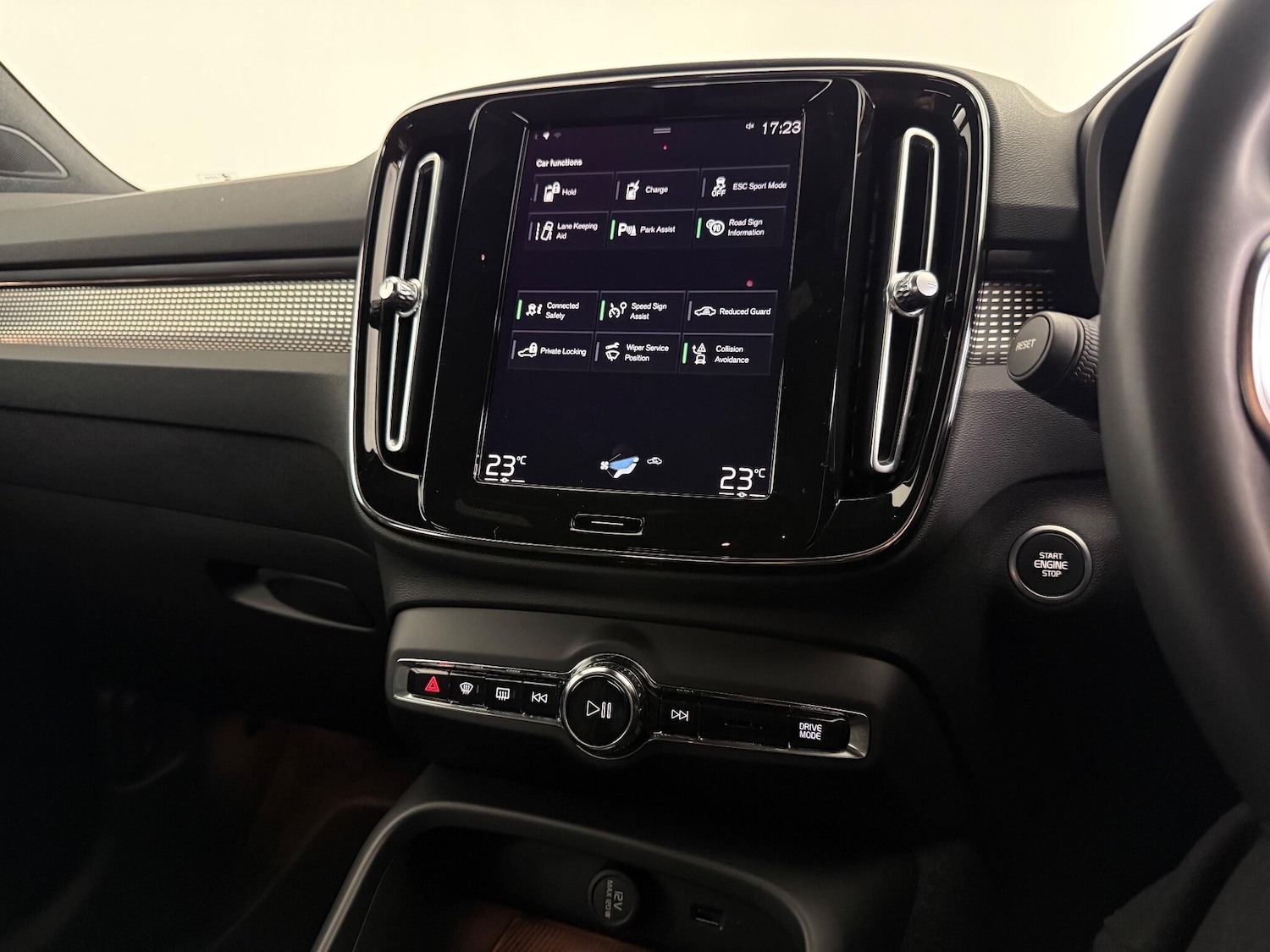 Used Volvo XC40 2022 for sale - 77181357: Photo 36