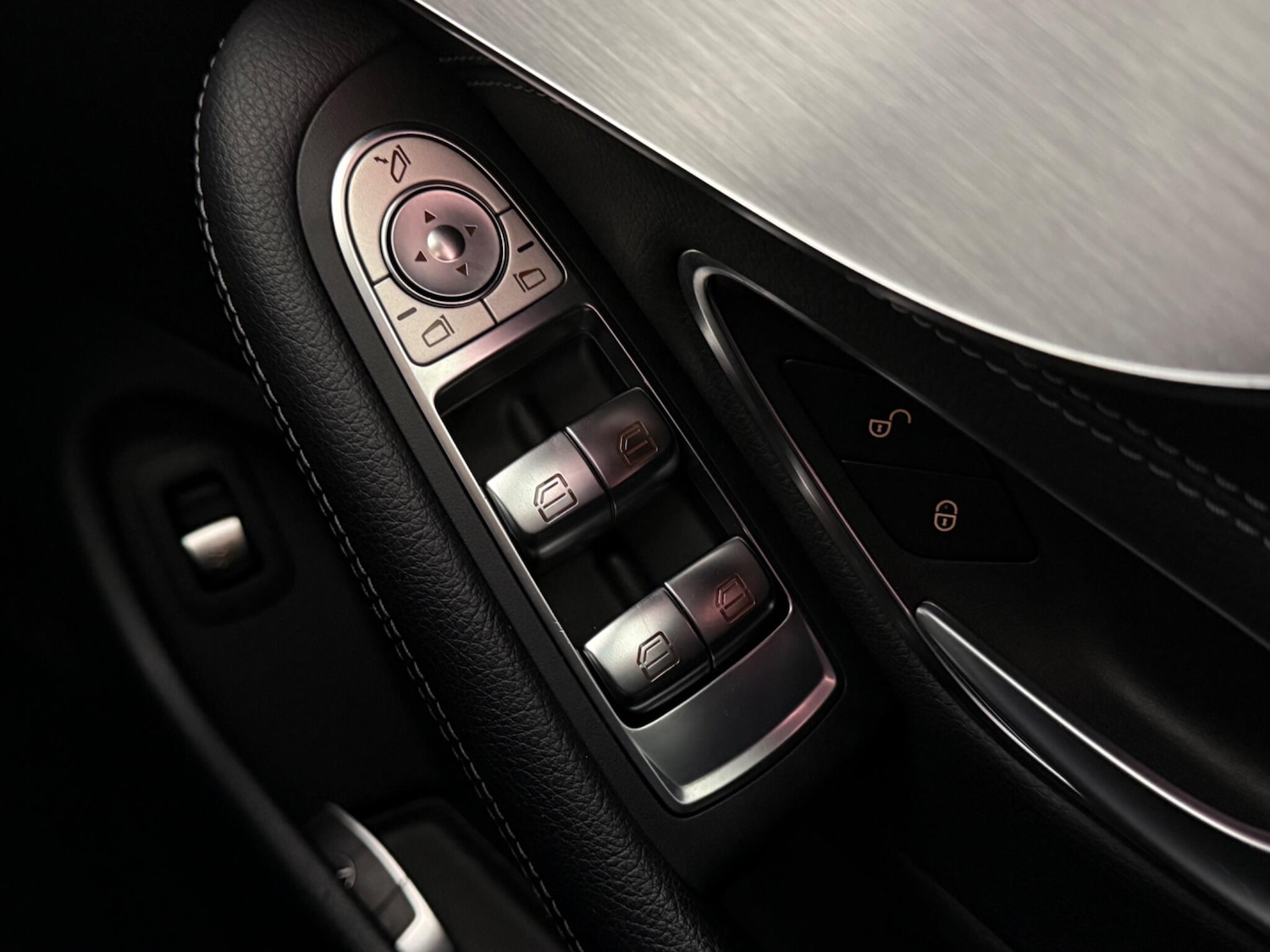 Used Mercedes-Benz C Class 2018 for sale - 77332107: Photo 25