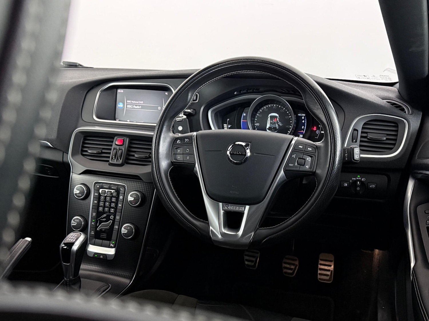 Used Volvo V40 2017 for sale - 77246654: Photo 14