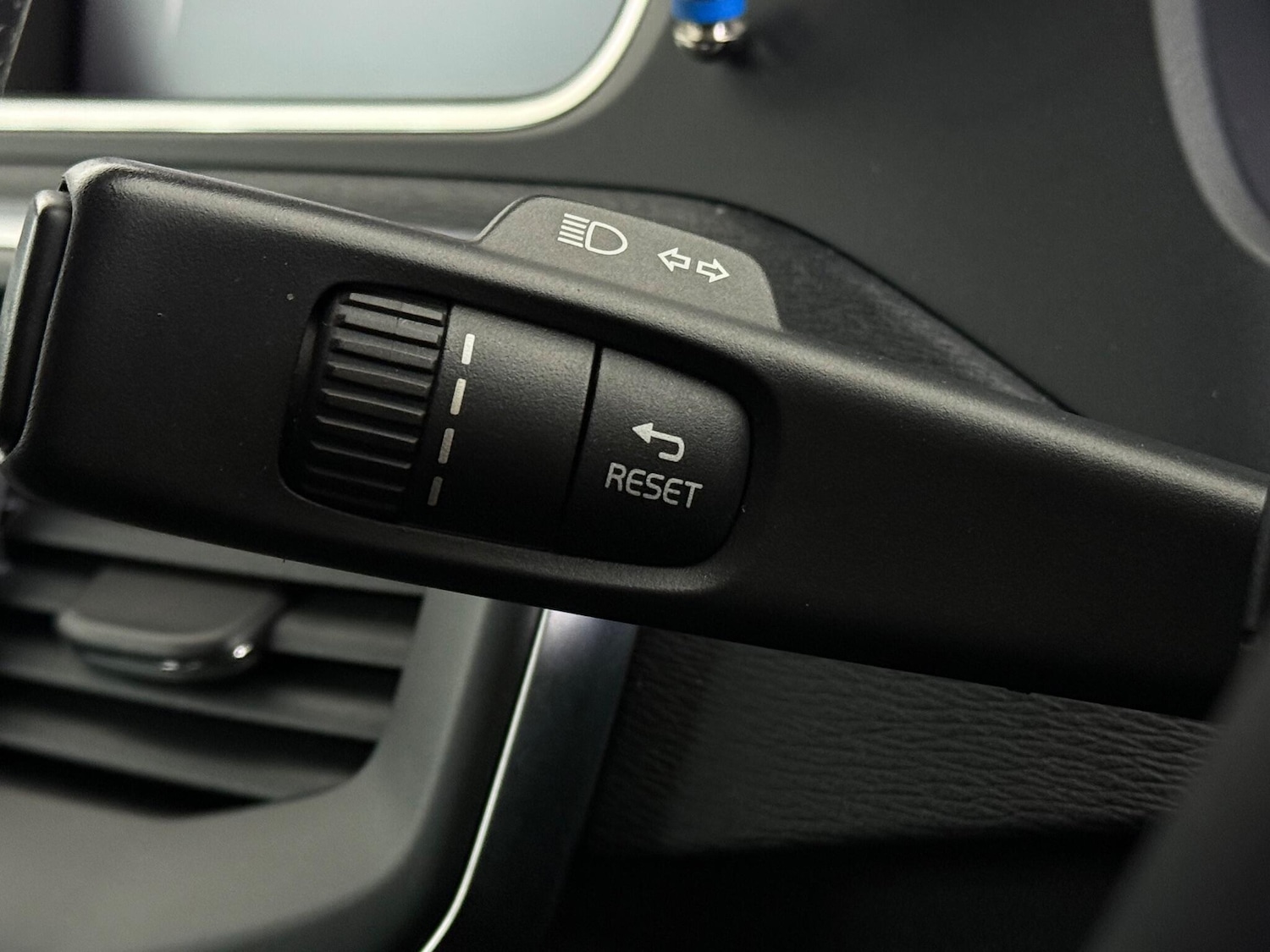 Used Volvo V40 2017 for sale - 77246654: Photo 20