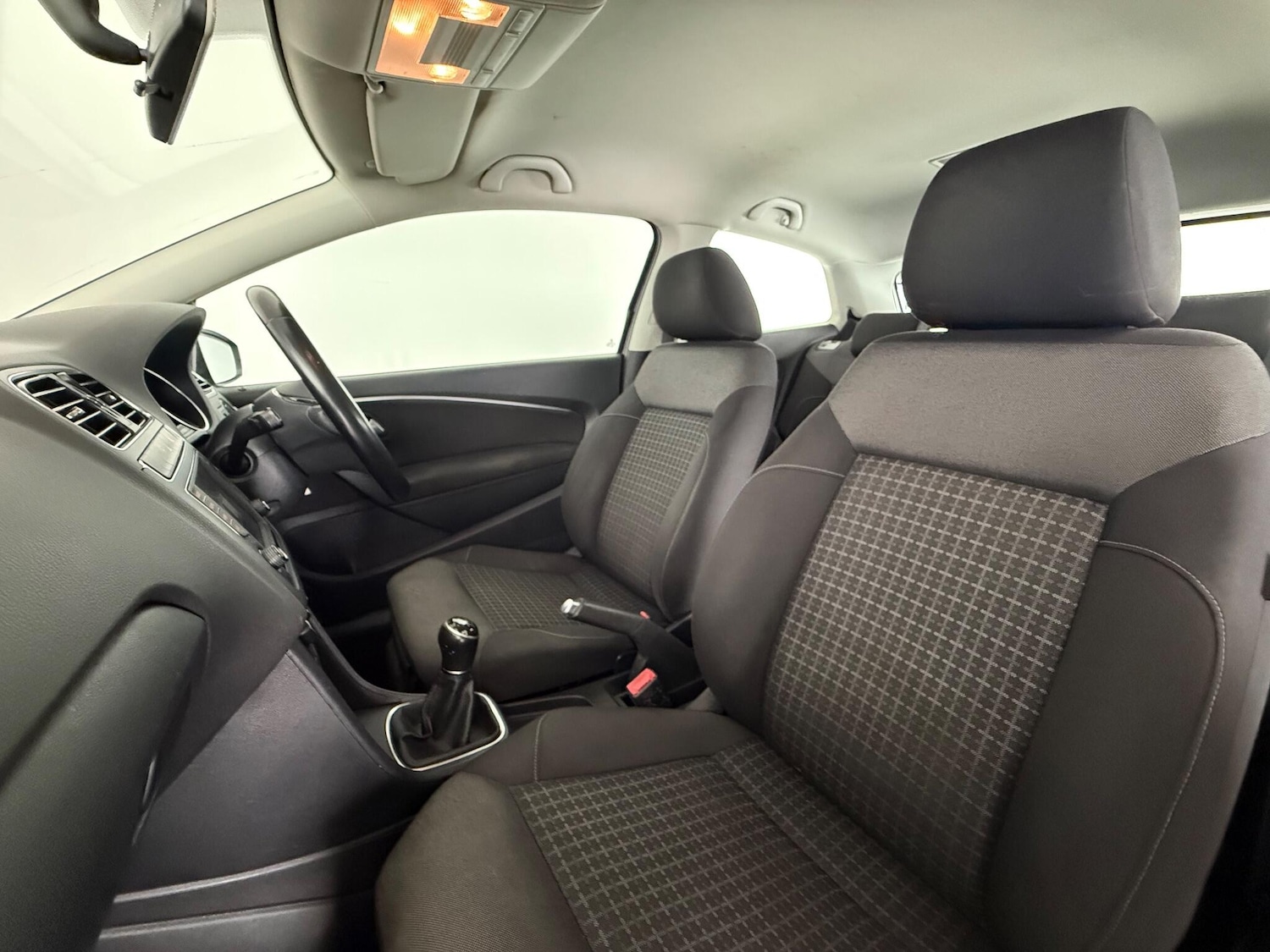 Used Volkswagen Polo 2015 for sale - 77599192: Photo 14