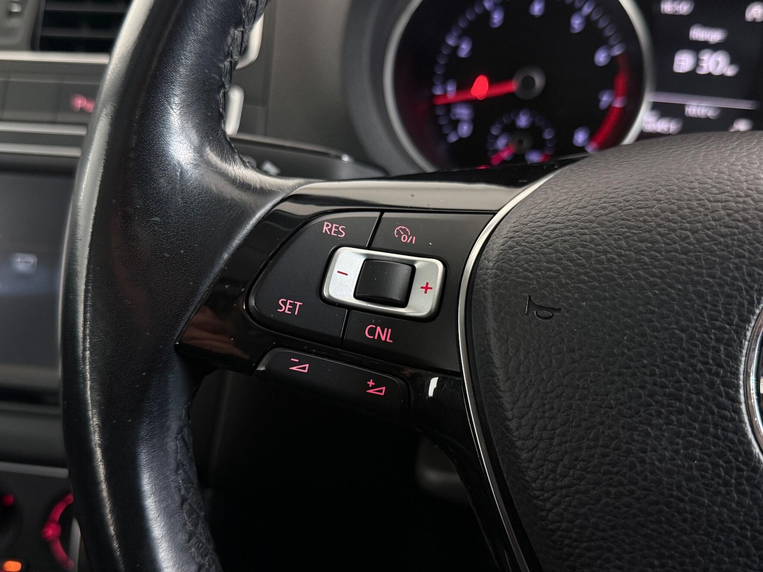 Used Volkswagen Polo 2015 for sale - 77599192: Photo 16