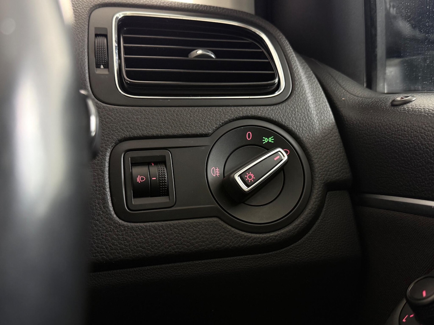 Used Volkswagen Polo 2015 for sale - 77599192: Photo 19