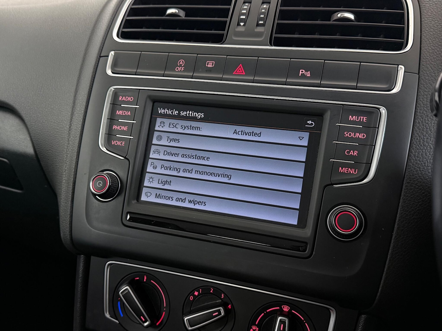 Used Volkswagen Polo 2015 for sale - 77599192: Photo 29