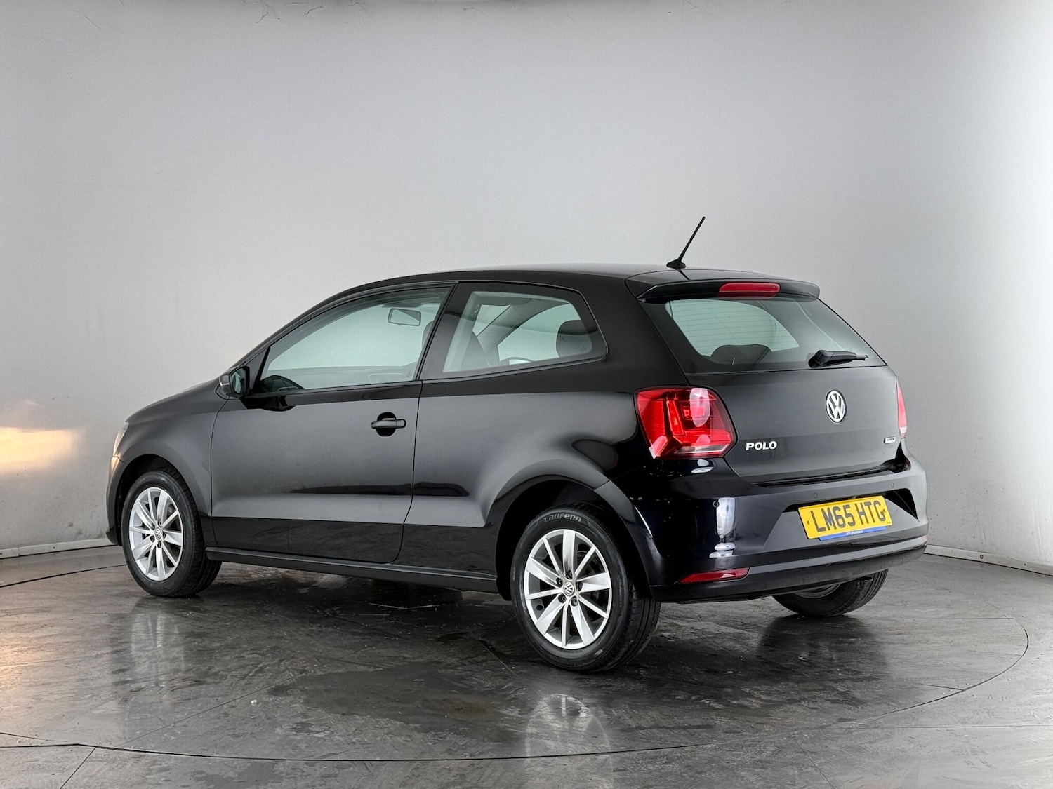 Used Volkswagen Polo 2015 for sale - 77599192: Photo 3