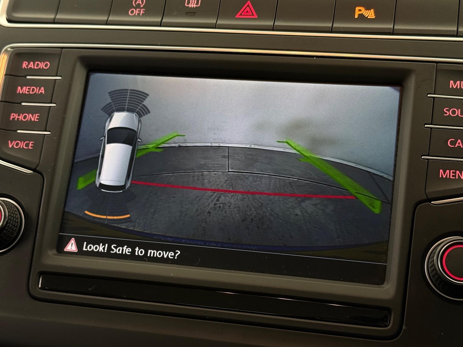 Used Volkswagen Polo 2015 for sale - 77599192: Photo 32