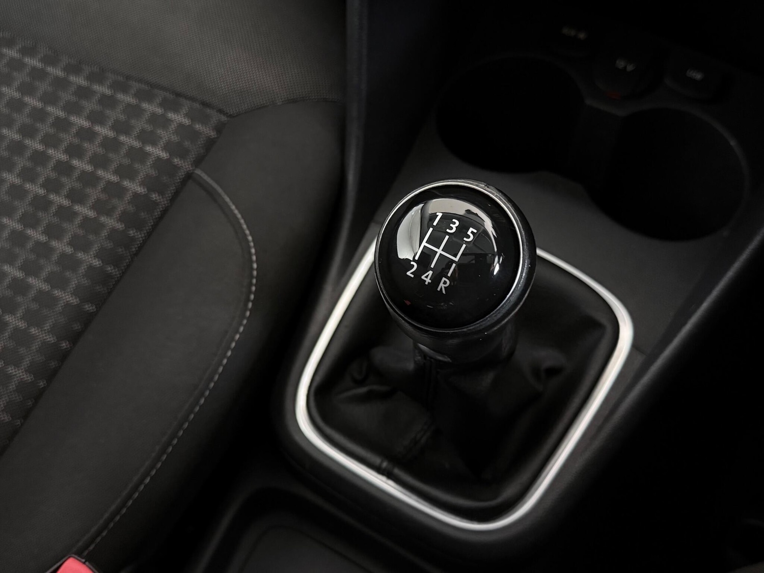 Used Volkswagen Polo 2015 for sale - 77599192: Photo 35