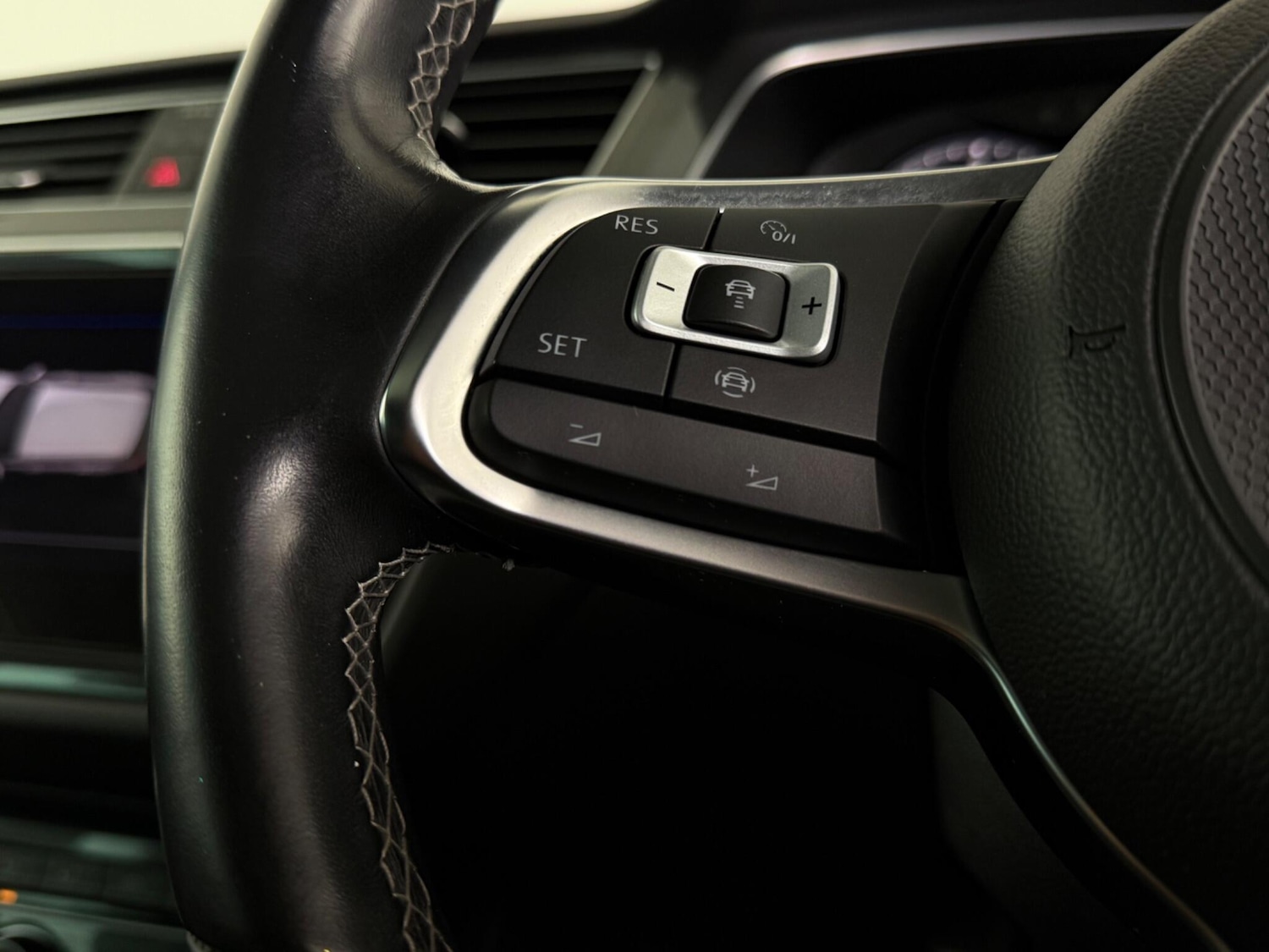 Used Volkswagen Tiguan 2018 for sale - 76468110: Photo 23