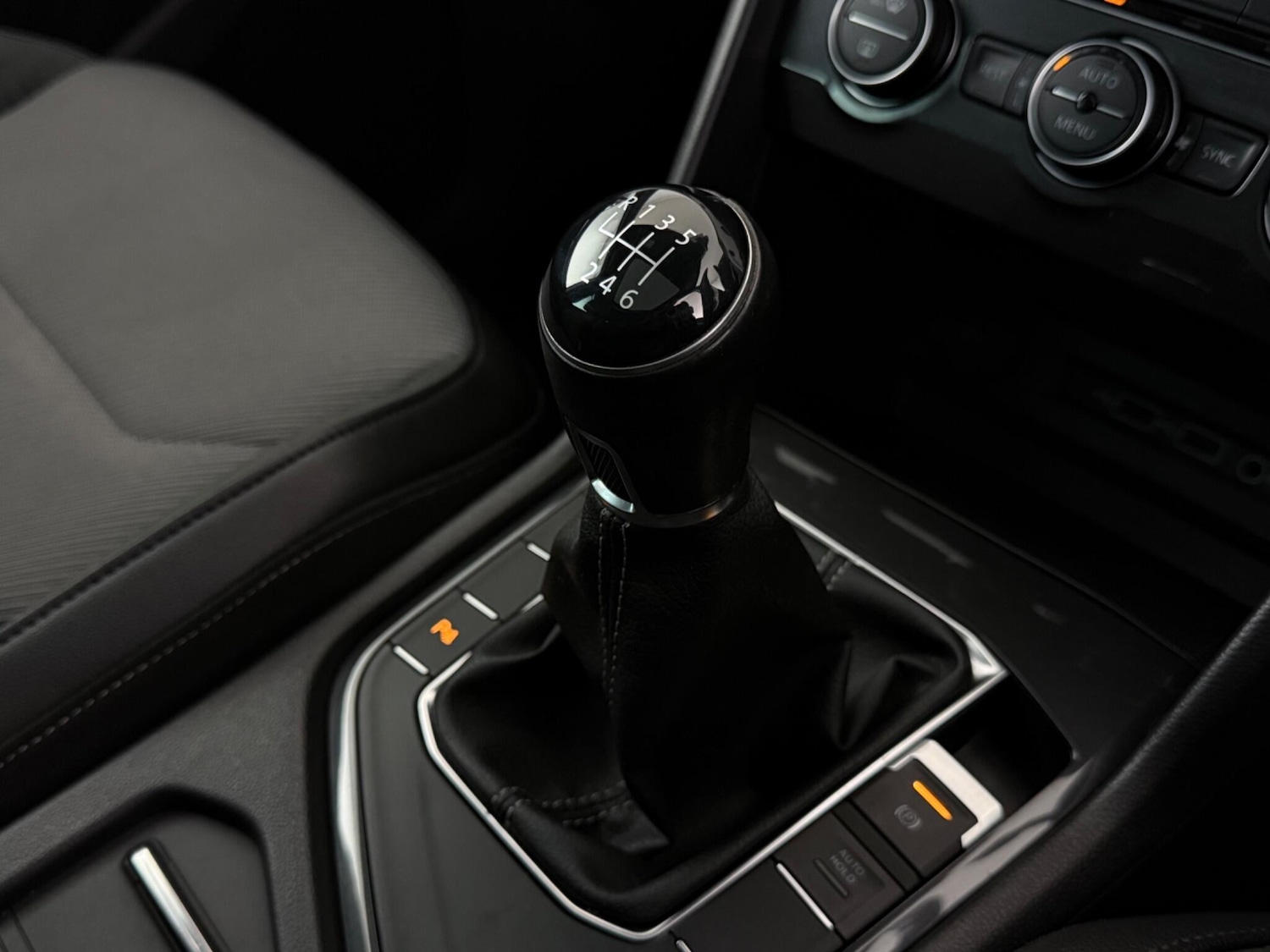 Used Volkswagen Tiguan 2018 for sale - 76468110: Photo 43