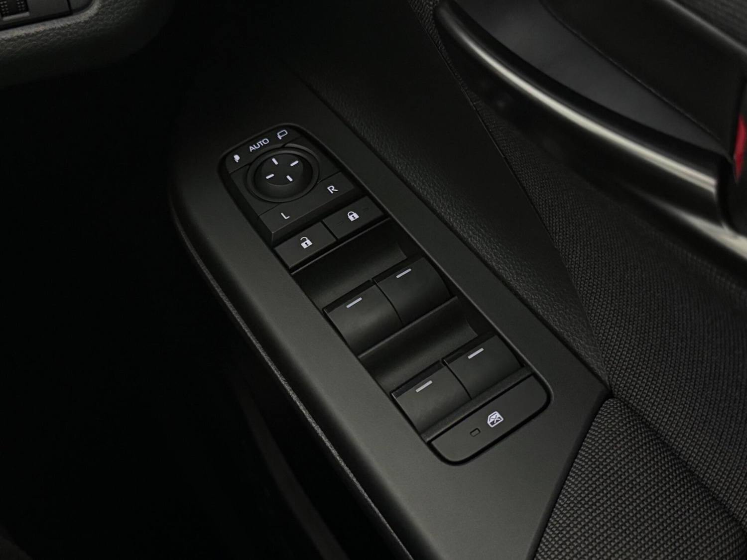 Used Toyota C-HR 2024 for sale - 77181265: Photo 23