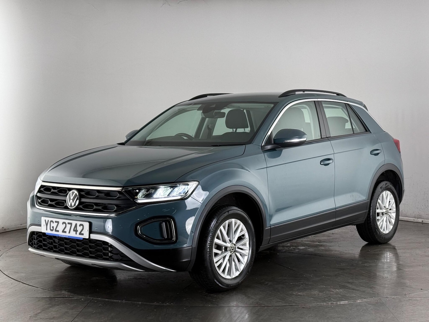 Used Volkswagen T-Roc 2022 for sale - 77587468: Photo 2