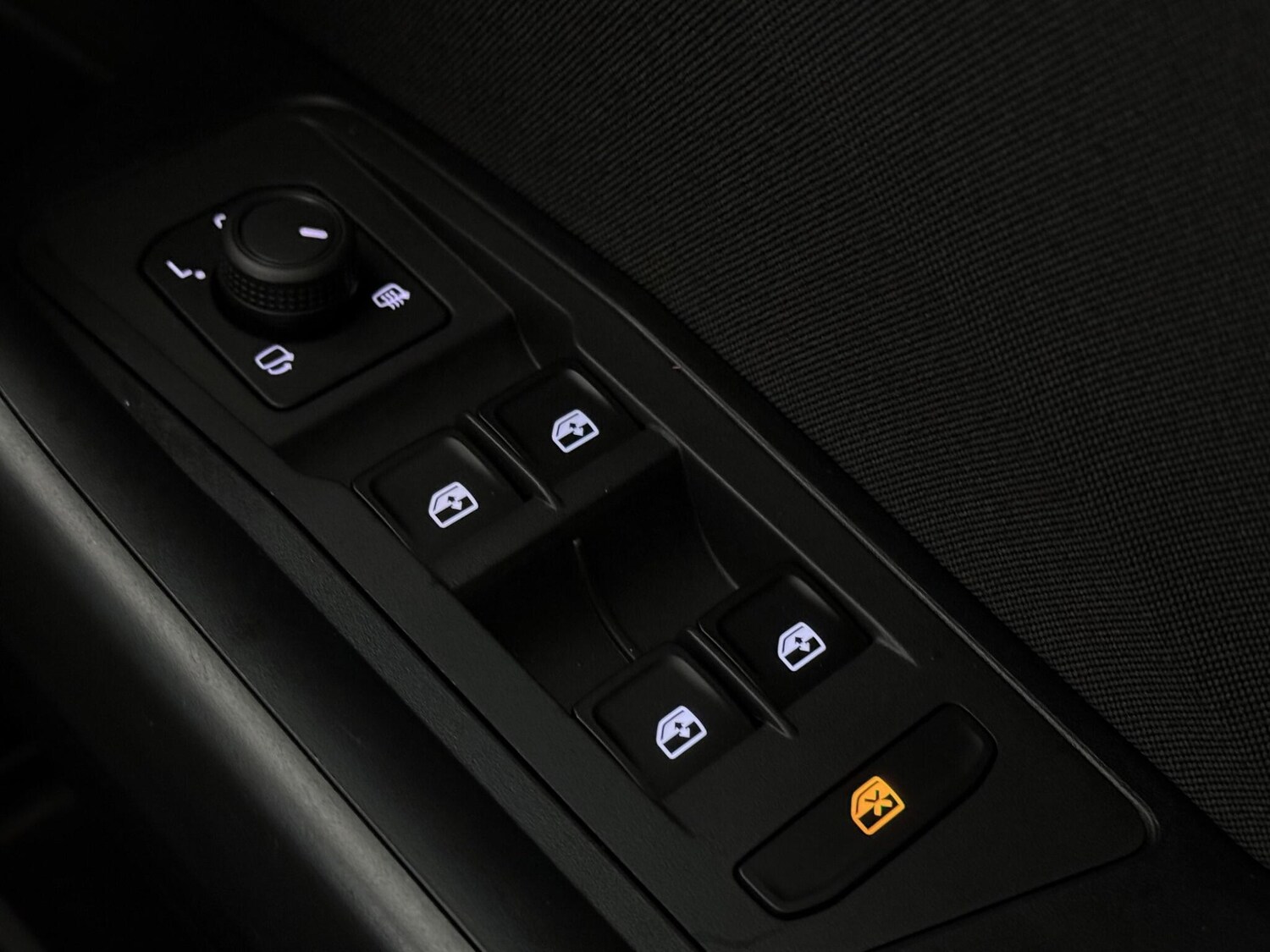 Used Volkswagen T-Roc 2022 for sale - 77587468: Photo 24