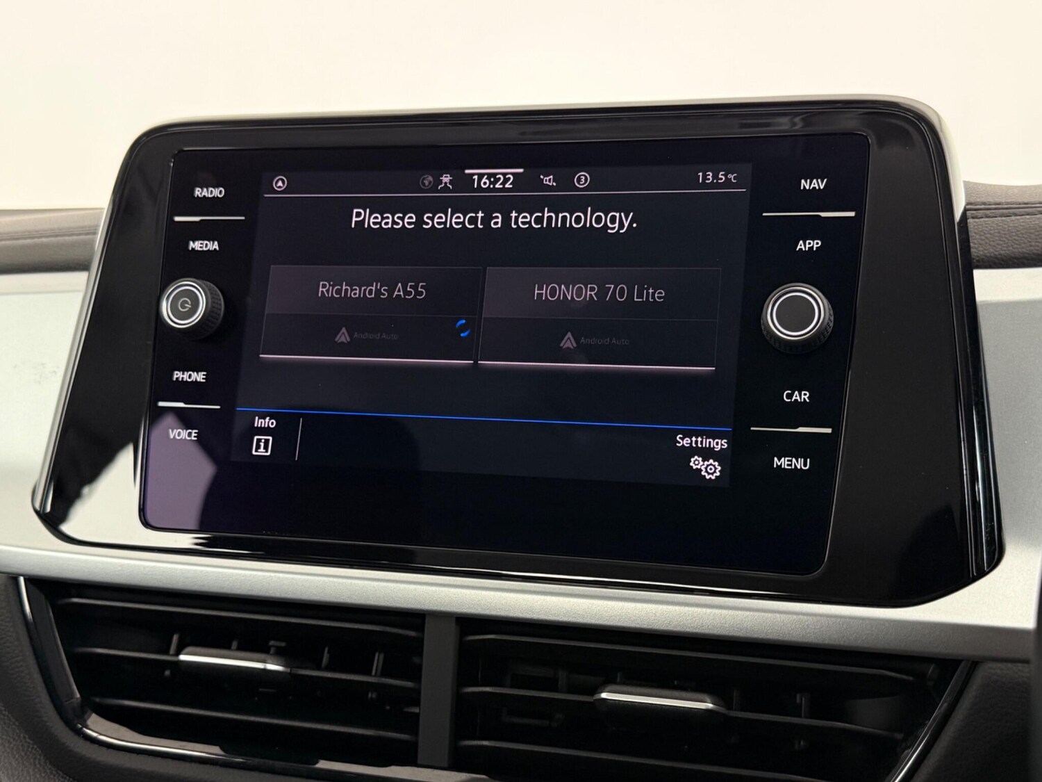 Used Volkswagen T-Roc 2022 for sale - 77587468: Photo 25