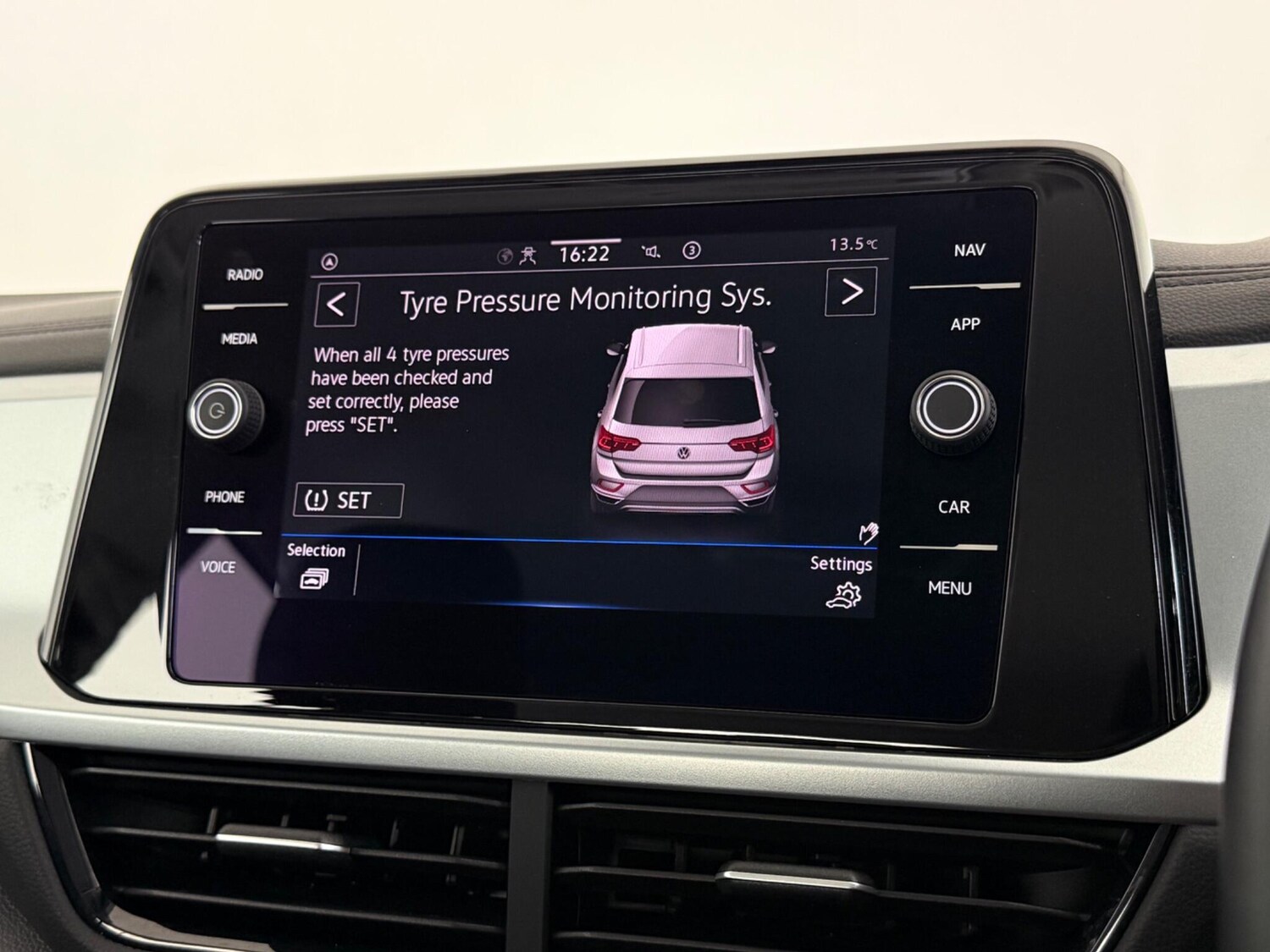 Used Volkswagen T-Roc 2022 for sale - 77587468: Photo 29