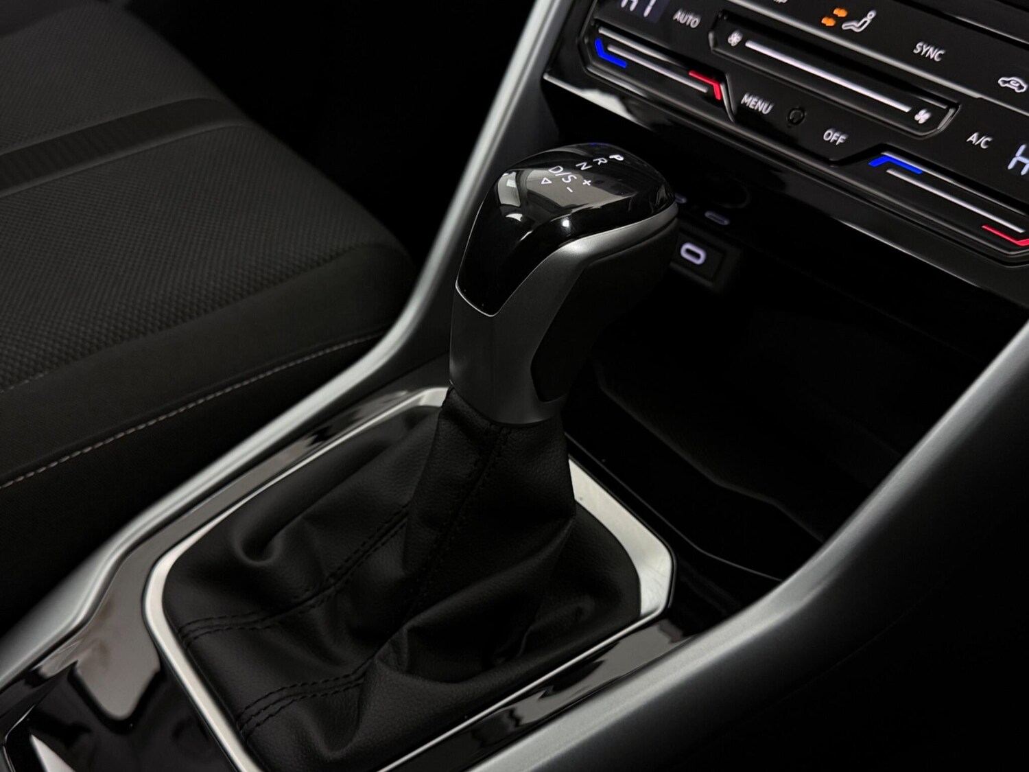 Used Volkswagen T-Roc 2022 for sale - 77587468: Photo 33