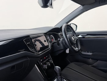 Used Volkswagen T-Roc 2021 for sale - 78776683: Photo