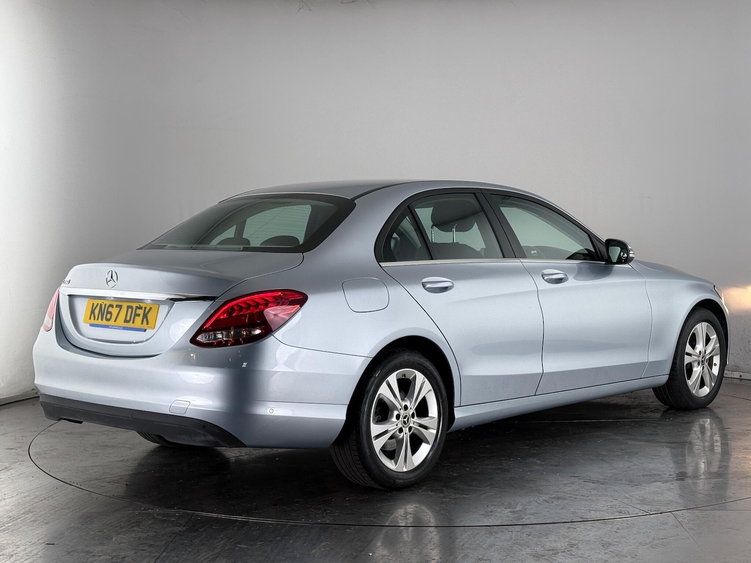 Used Mercedes-Benz C Class 2017 for sale - 76468394: Photo 4